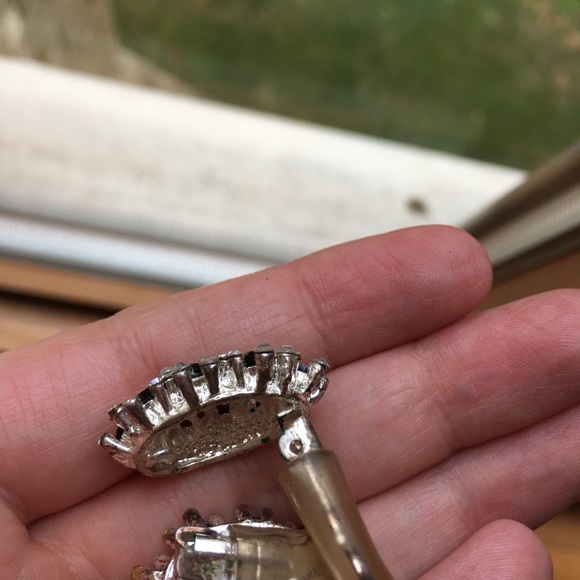 Sparkly Clip on earrings - Picture 6 of 11